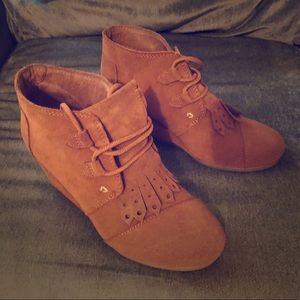TOMS Boots - women’s size 7